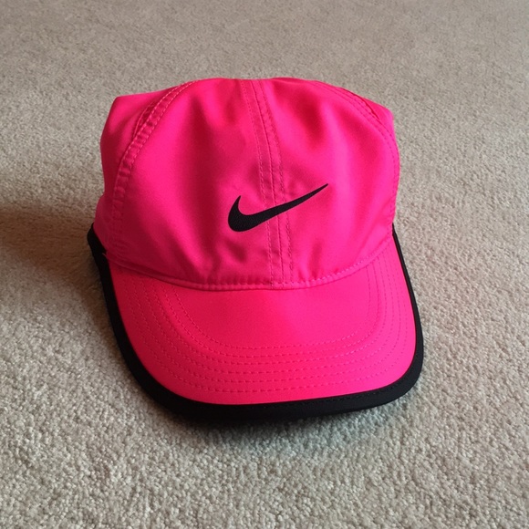 hot pink nike hat